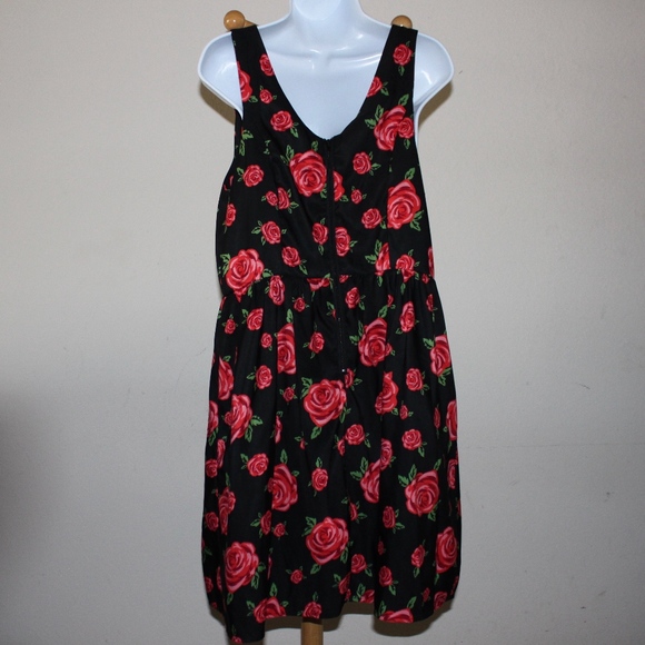 rose patterned dress - Picture 5 of 7